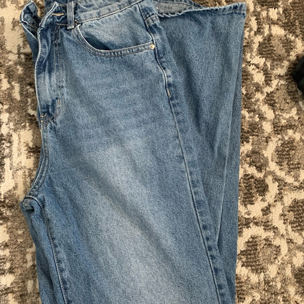 baggy jeans